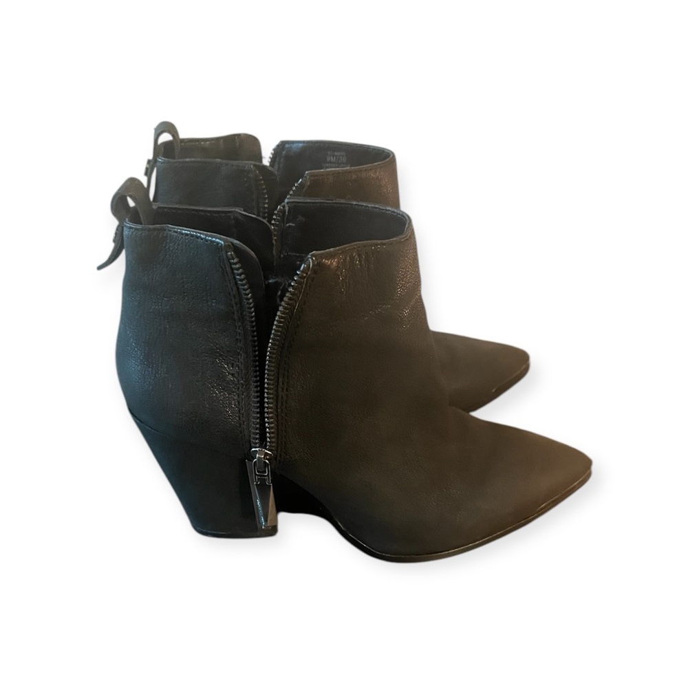 Vince Camuto Pointed Toe Amori Leather Booties women’s size 9